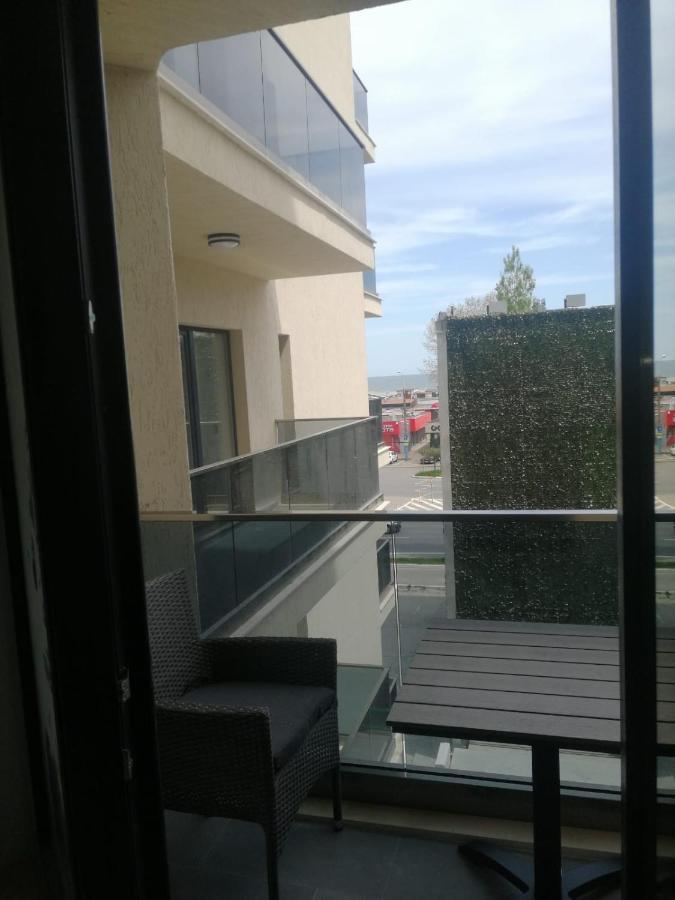 Studio Sebastian Apartment Mamaia Luaran gambar